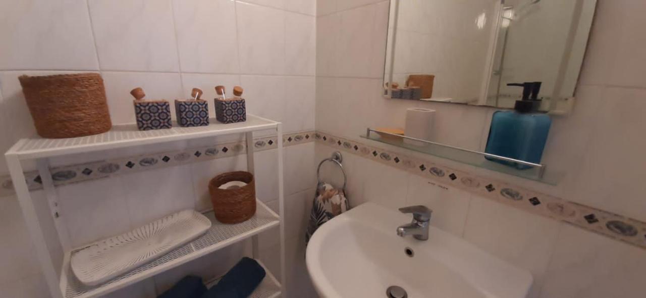 Limnaria Gardens - Superb Modern 1 Bed Apartment With Pool Views Paphos Exterior foto